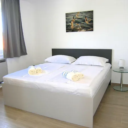 Krajinovic Apartamento Krk Town
